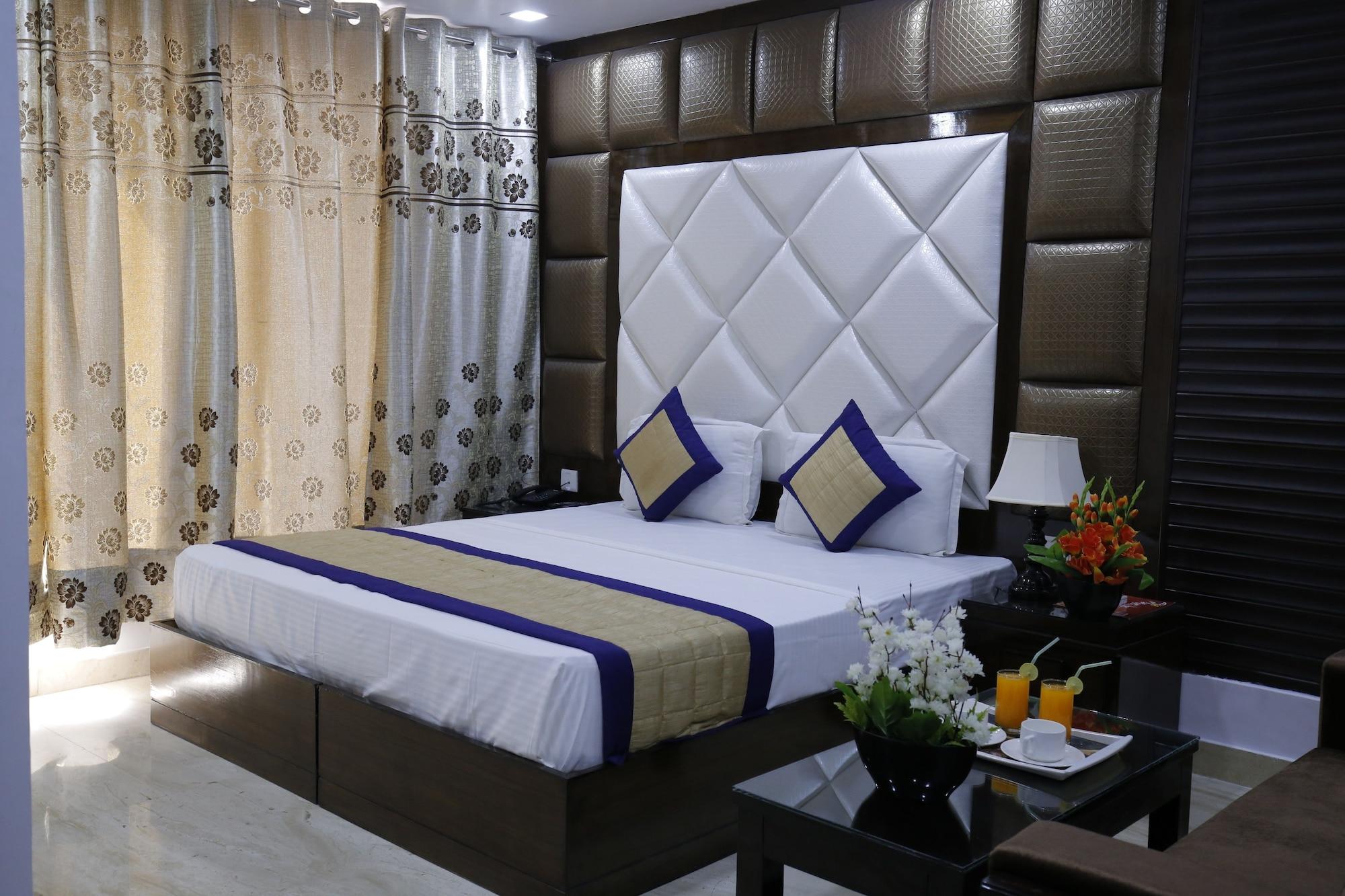 Stay At Hotel Pride, Delhi, Near Karol Bagh Metro Kültér fotó