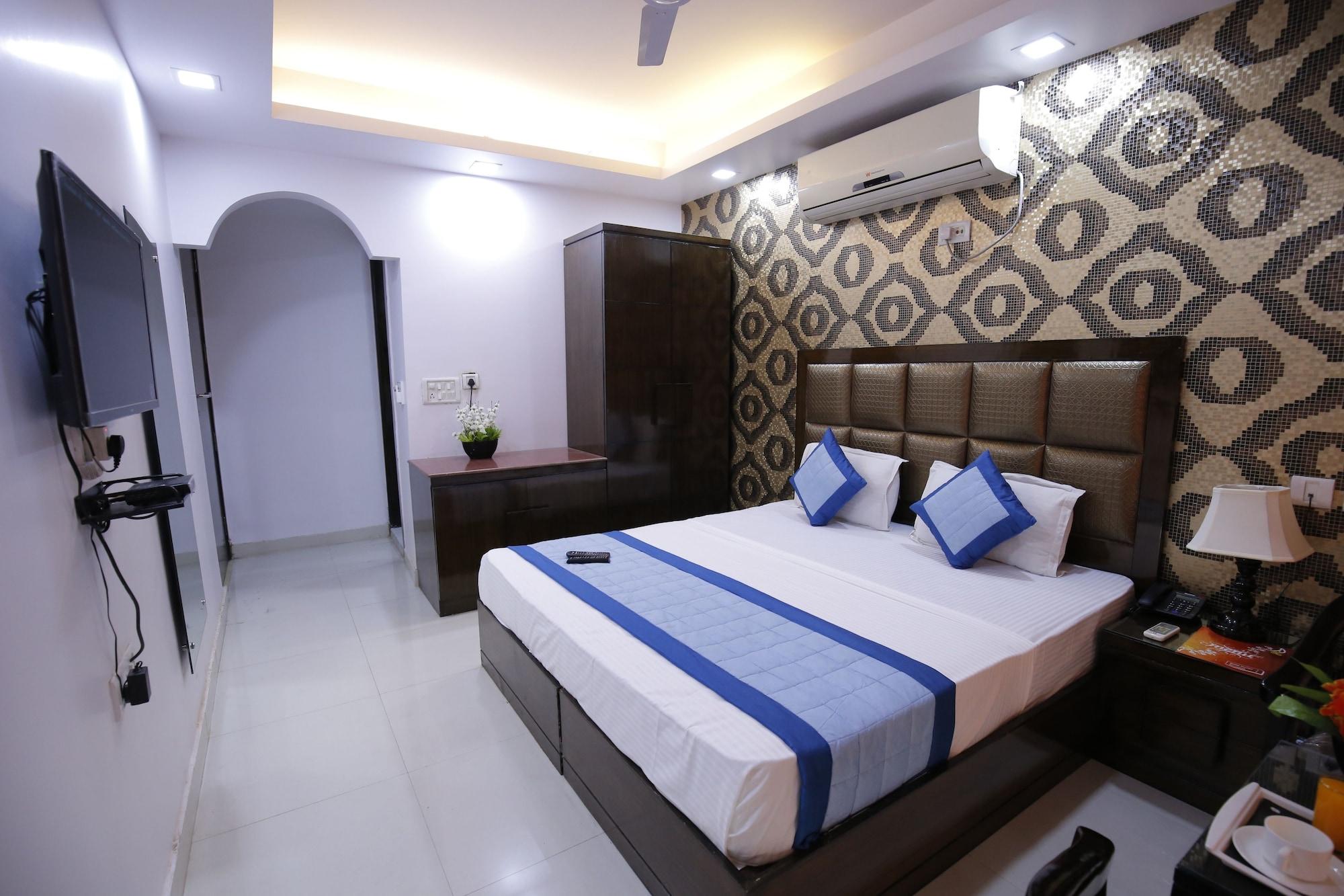 Stay At Hotel Pride, Delhi, Near Karol Bagh Metro Kültér fotó