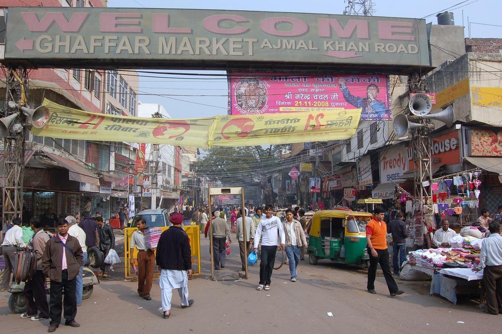 Stay At Hotel Pride, Delhi, Near Karol Bagh Metro Kültér fotó